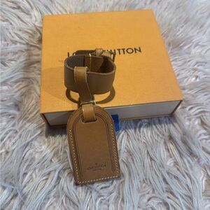Louis Vuitton Luggage Tag & Belt E4